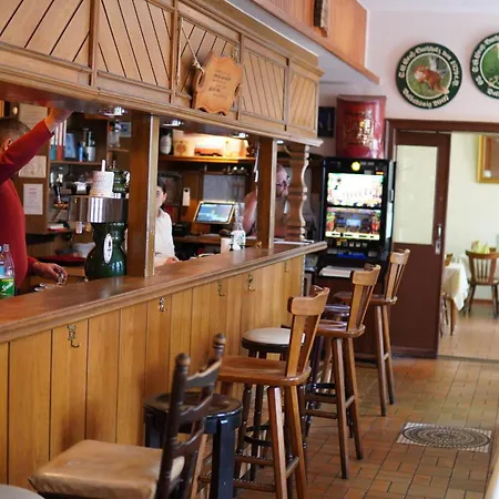 Gaststaette Zur Eiche Inn