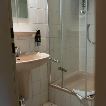 Gaststaette Zur Eiche Inn
